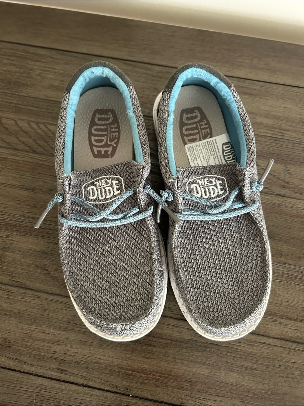Boys Hey Dude shoes - Picture 2 of 6